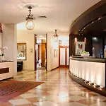 Hotel Astoria Italia 4*