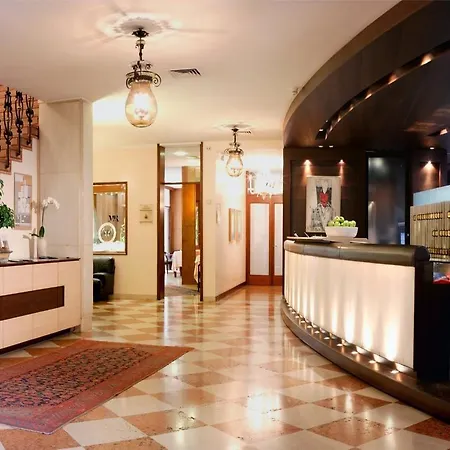 Hotel Astoria Italia 4*