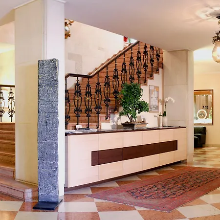 Astoria Italia Hotell 4*